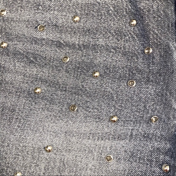 Levi’s Embellished Wedgie Short - Picture 5 of 8